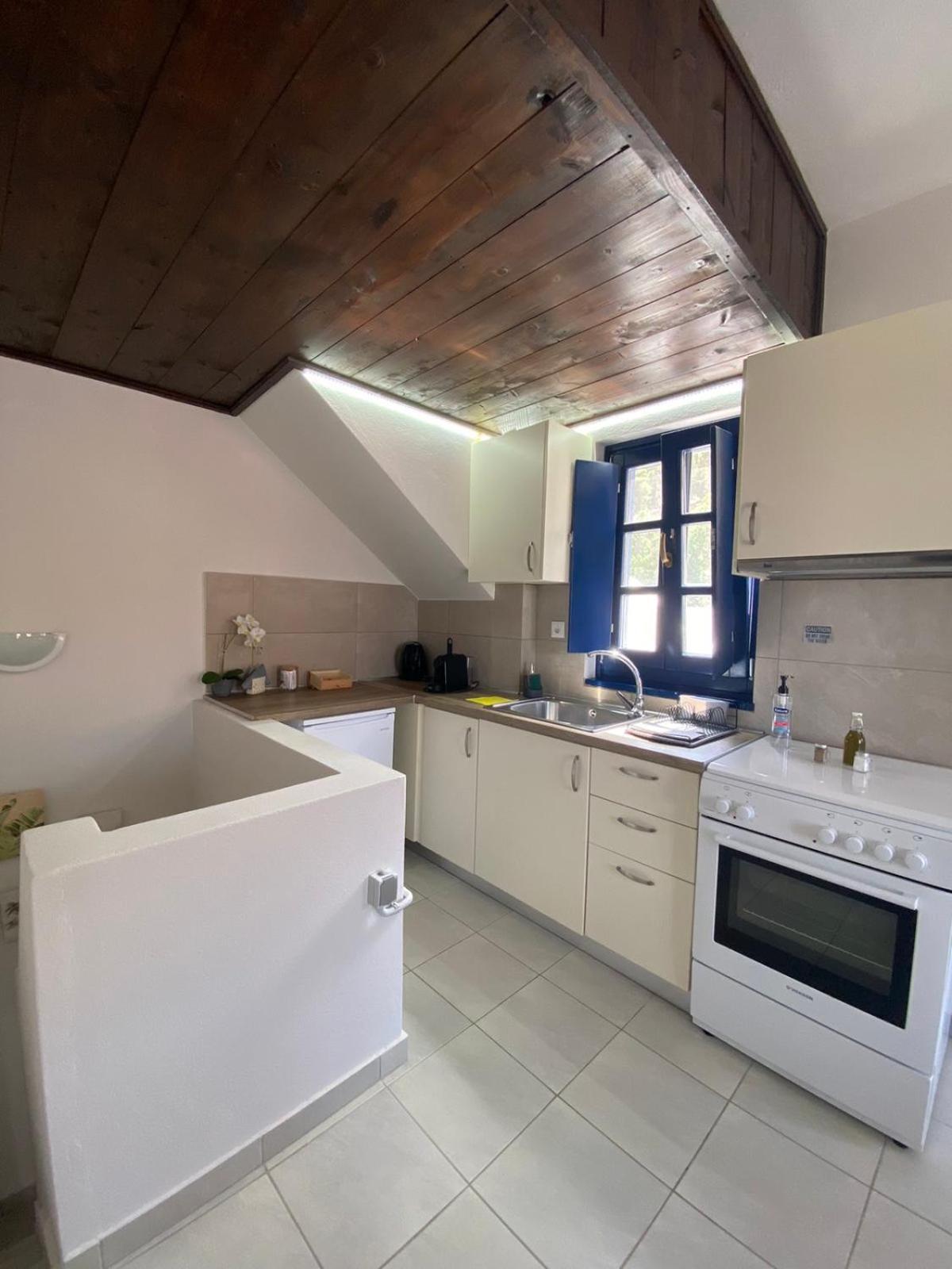 Oros Eros Apartment Hydra  Ruang foto